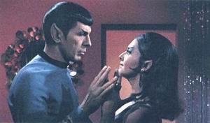 Spock využívá sympatií romulanské komandérky