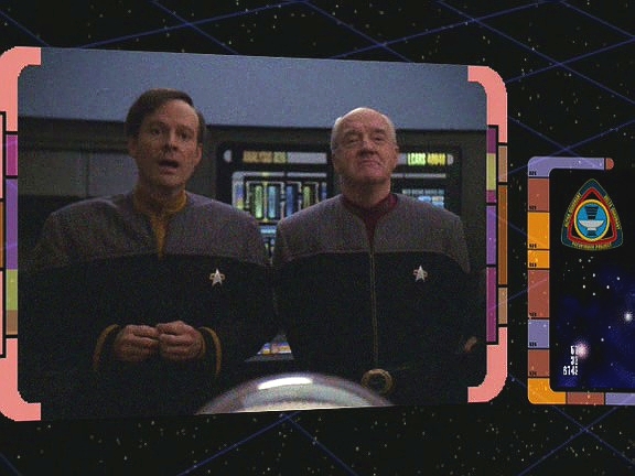 Barclaymu se podařilo spojení s Voyagerem v reálném čase, a tak dostane každý člen posádky tři minuty, aby si mohl promluvit s osobou, kterou si pozve.
