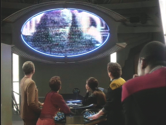 Mezi troskami se našly lodní záznamy. První důstojník hovoří o nálezu energetických koulí obsahujících telepatický archiv vymřelých Saltah'nů. Krátce nato se Klingoni povraždili.
