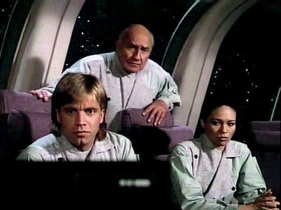 Evakuovaný terraformační tým sleduje, jak  "mikromozky" vyhlašují Enterprise válku. Až když doktorka zjistí, že k přežití potřebují světlo, jsou ochotné vyjednávat.