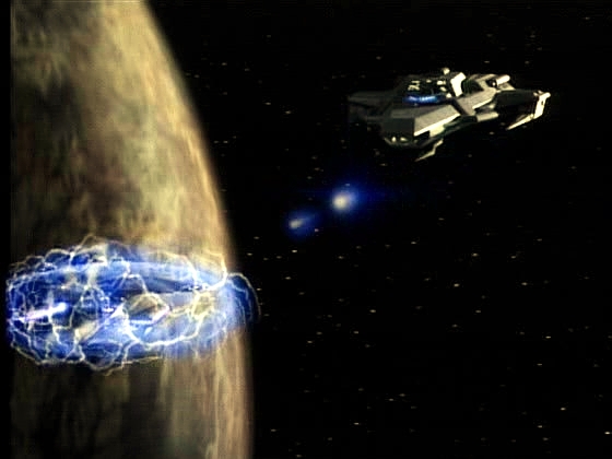 Po jeho návratu zaútočí na Enterprise další neznámá loď, tentokrát silnější, a donutí Enterprise k ústupu. Kapitán začíná tušit, o co se jedná.