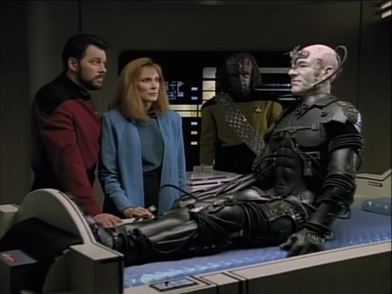 Riker chtěl oddělením kapitána přerušit jeho spojení s Borgy a získat přístup ke všemu, co vědí, tak jako oni měli přístup ke všem Picardovým vědomostem, avšak nefunguje to.
