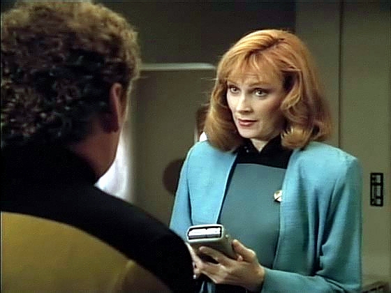 O'Brien, který ho transportoval na palubu, o něm také neví. Beverly navíc zjišťuje, že zmizeli členové jejího lékařského týmu.