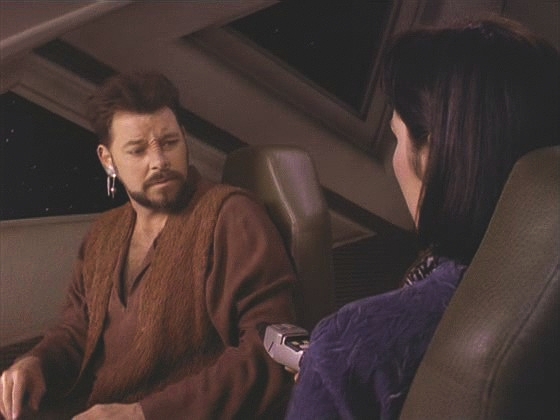 Nezradila je však, prozradila Enterprise ukrytou v blízké mlhovině. Dá se odtransportovat na Kalitinu loď a vzkazuje kapitánovi, že jediná věc, která ji mrzí, je to, že ho zklamala.