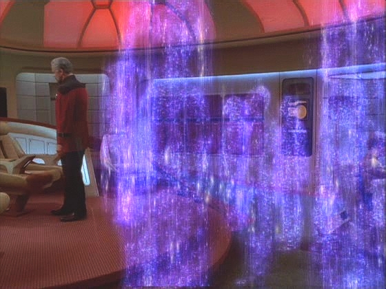 Několik vteřin před explozí USS Pasteur vezme celou její posádku na palubu a zamíří domů. Picard je zoufalý, musí anomálii přijít na kloub.