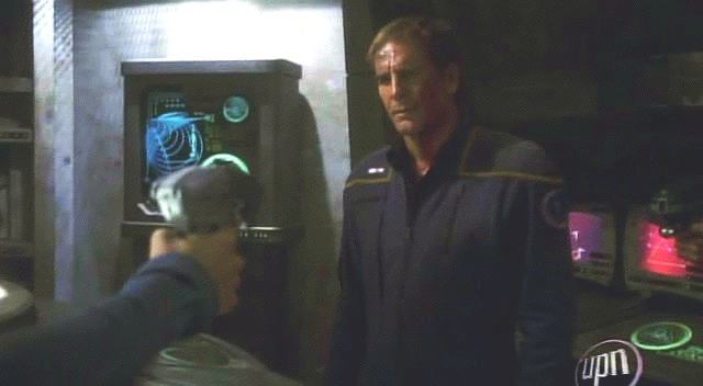 Výsadek se probil do kontrolní místnosti a podařilo se jim kontaktovat Enterprise a požádat o pomoc. T'Pol je už paranoidní, tvrdí, že Archer chce zabít ji i posádku Seleyi.