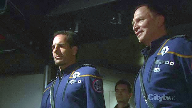 První důstojník ISS Enterprise NX-01 neuspěl se svým návrhem u kapitána Forresta, přestože je přesvědčen, že jeho plán by byl rozhodující v boji Říše proti povstalcům.