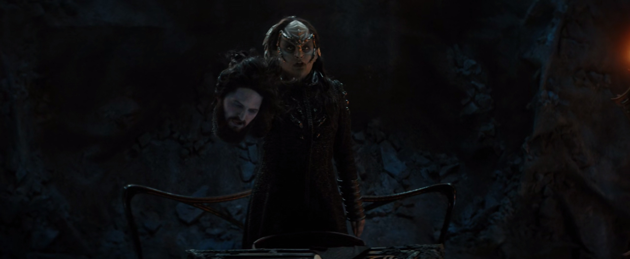 L'Rell na Radě řekne, že Voq byl zrádce, který zabil jejího syna, a ukáže všem jeho hlavu. Kol-Sha při její záchraně položil život. Je důležité, aby se takto všechny Domy podporovaly. Ona již nemá syna, ale jejími dětmi jsou nyní všichni Klingoni a ona, L'Rell, je jejich matkou.