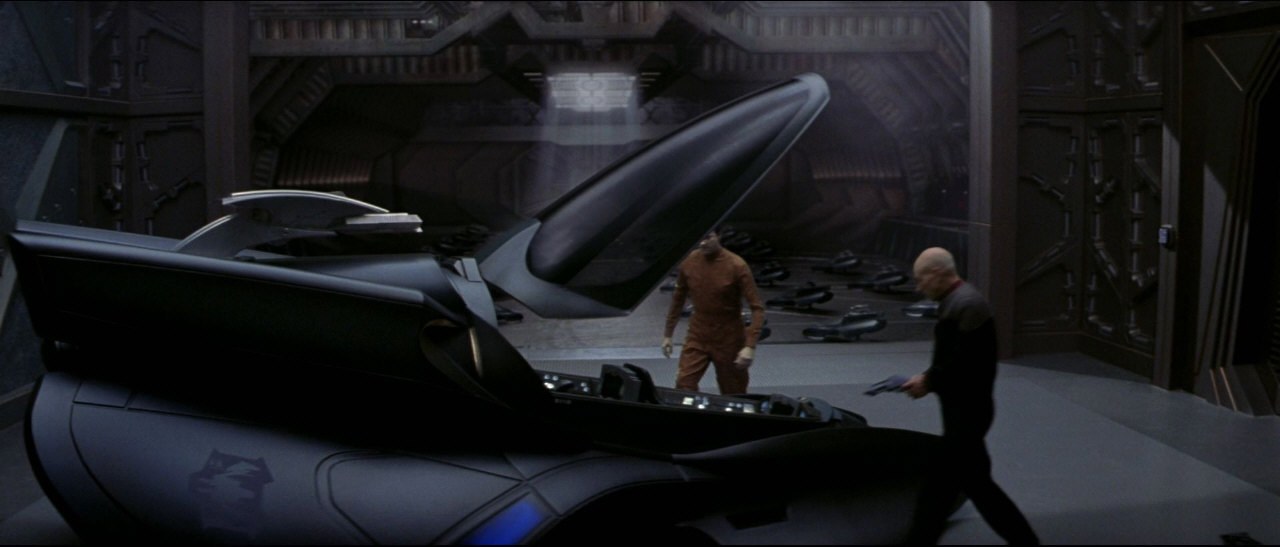 Picarda osvobozuje Dat, který coby falešný B-4 taktéž předal nesprávné informace Rémanům. K cestě zpět na Enterprise použijí odcizenou rémanskou stíhačku.