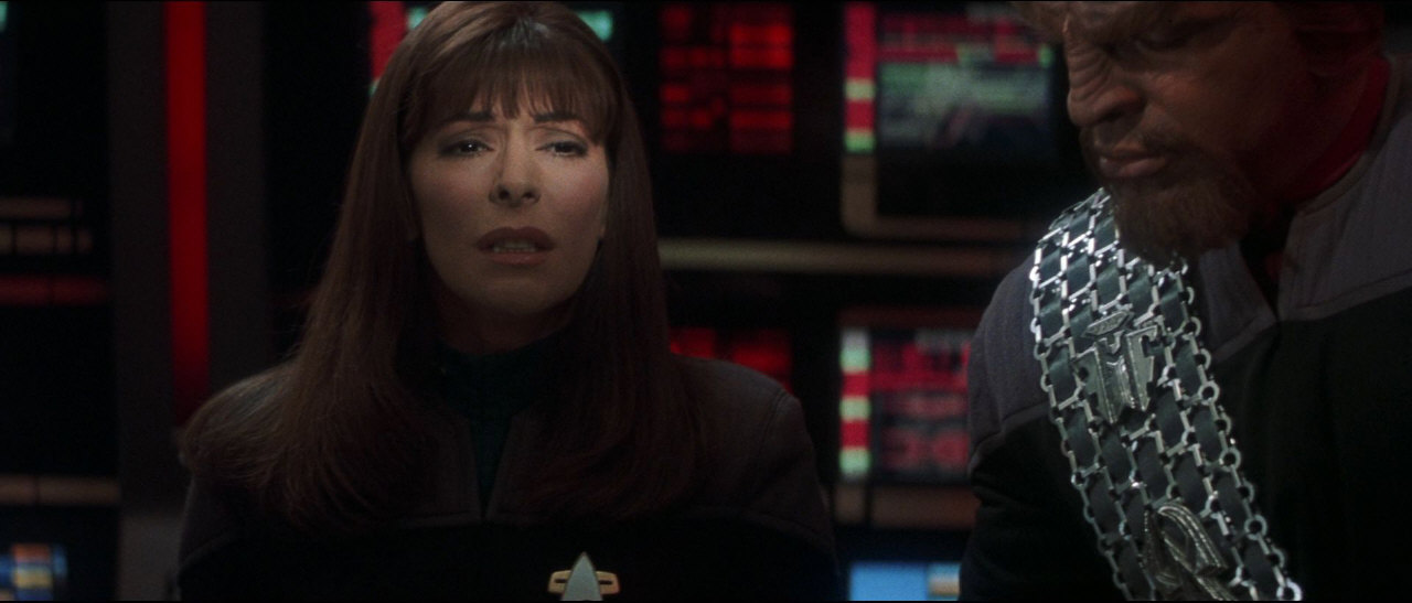 Troi využije svého mentálního spojení s místokrálem, nachází Scimitar a Enterprise se podaří deaktivovat jeho maskovací zařízení.