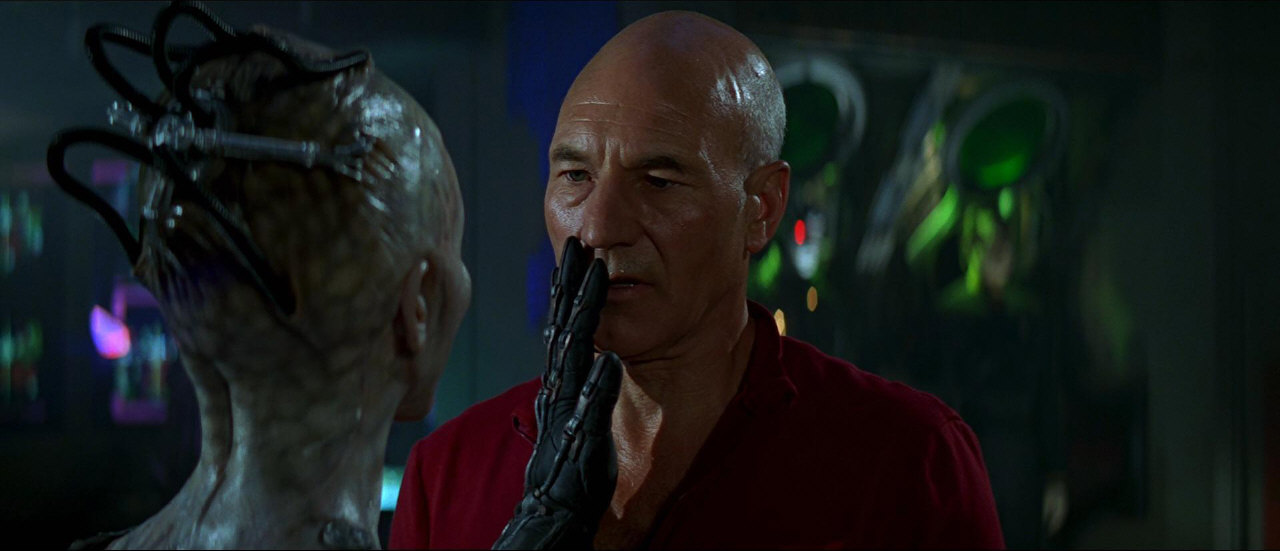 Picard si začíná vzpomínat na královnu Borgů.