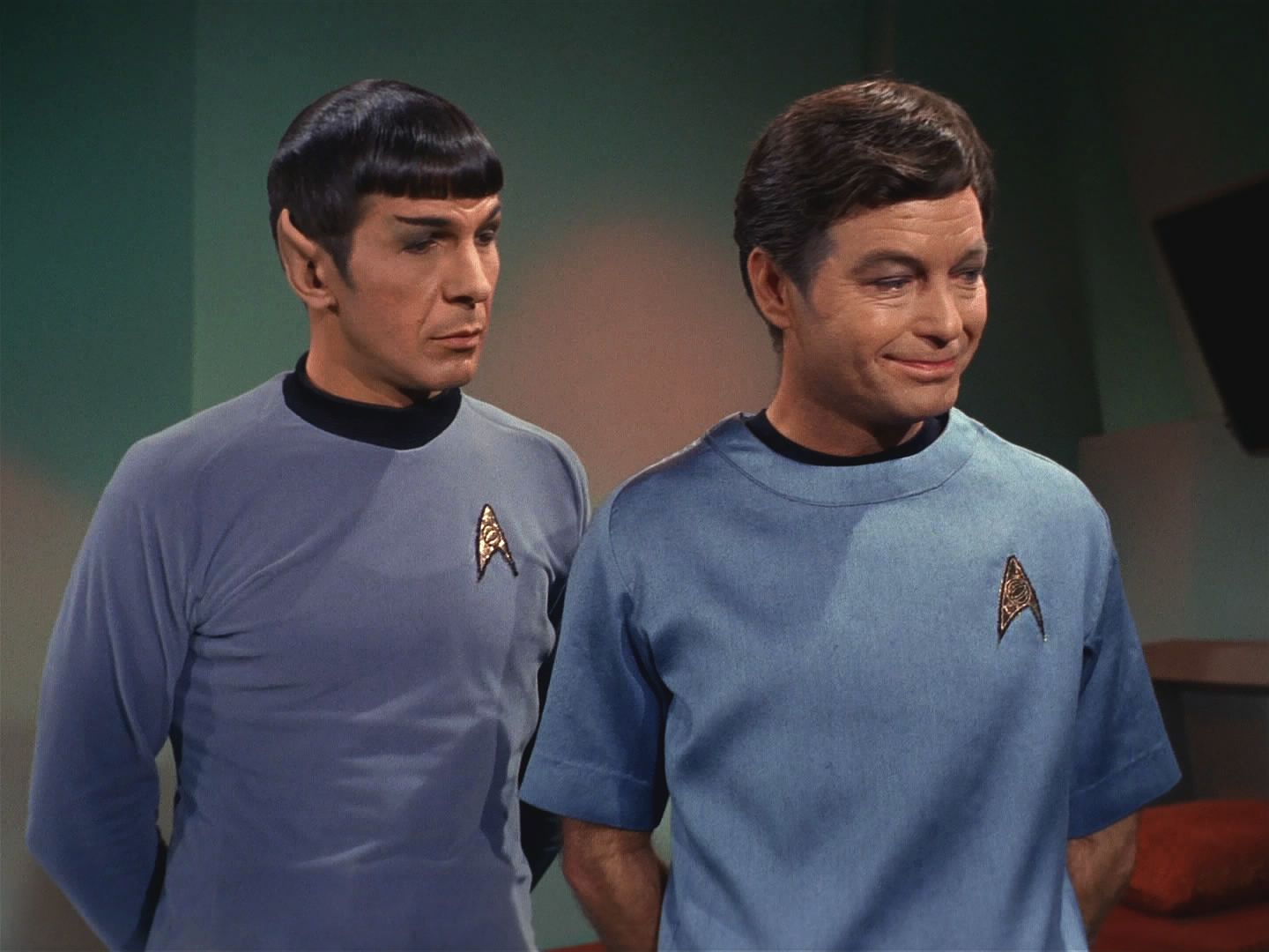 Když ho složili v transportní místnosti, sdělil mu Spock fakt, který přehlédl. Jeho ještě nenarozený syn sehraje významnou roli v lidském dobývání vesmíru, takže ho vrátit musí.