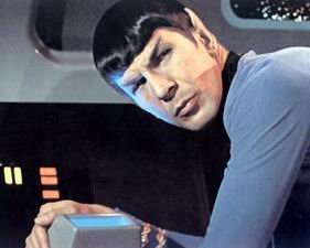 Spock vyhledává informace o Nomádovi