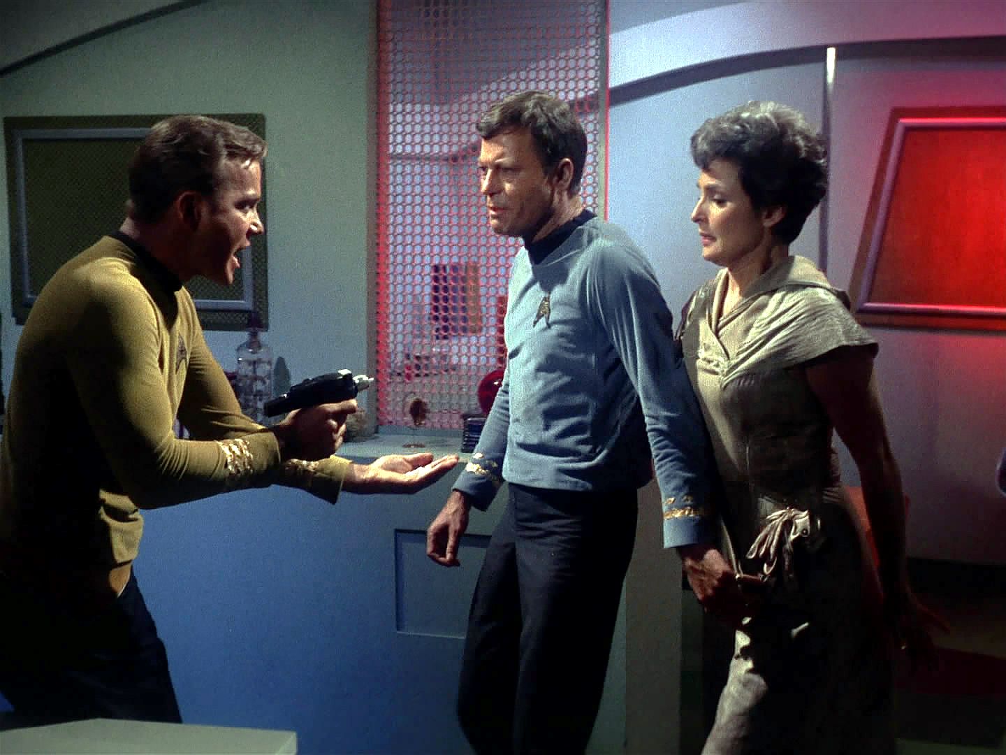 V kajutě doktora najdou pravého McCoye a stvoření, které se pro změnu opět proměnilo v Nancy. Když za doktorem přijde kapitán a Spock, McCoy jim prostě nevěří a "Nancy" chrání.