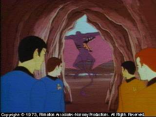 Spock, McCoy, Sulu a Kirk v pasti