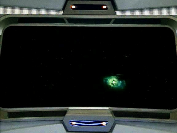Voyager objevil červí díru, ovšem proletět jí nemůže, i kdyby vedla do Alfa kvadrantu. Má totiž v průměru pouhých 30 centimetrů.