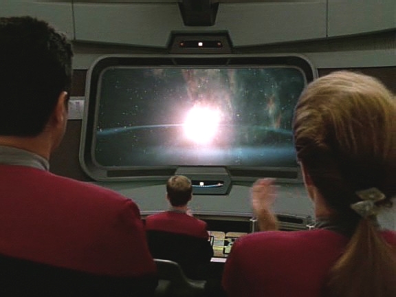 Posádka sleduje výbuch supernovy. Jsou teprve druhou posádkou Flotily, které se to poštěstilo.