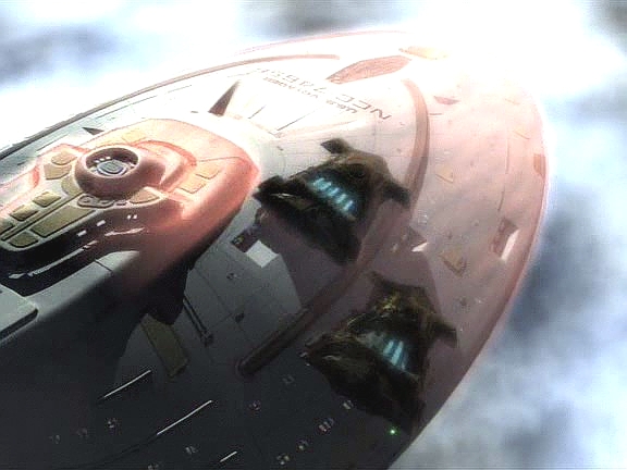 Kapitán se rozhoduje pro radikální řešení: navede loď mezi obě složky pulsaru. Na Voyageru se objevují dvě zaparkované lodě a mizí pryč.