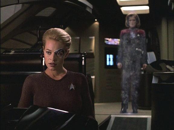 Sedmá pokročila k další teorii: Voyager je v Delta kvadrantu kvůli ní. Ukradla Deltaplán, kapitán se tam ale dala přenést a podařilo se jí přivést ji k rozumu.