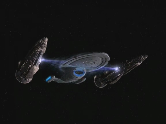 Na Voyageru uplynula jen chvíle a už se blíží dvě lodě, které Voyager vytáhnou z působení magnetického pole.