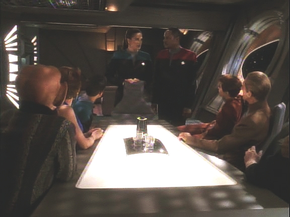 Jadzia požádala své přátele, aby se zúčastnili její zhian'tary, aby propůjčili svá těla osobnostem hostitelů Daxe před ní.
