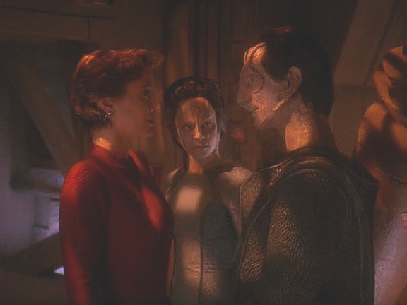 Zve Kiru, aby se k němu přidala, ta ale odmítá. Ví, co takový život obnáší, a tak Dukata přesvědčí, aby Ziyal nechal s ní na Deep Space Nine.