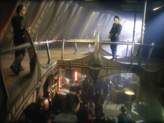 …ocitla se čtveřice v minulosti, v době okupace Bajoru, na stanici Terok Nor. 