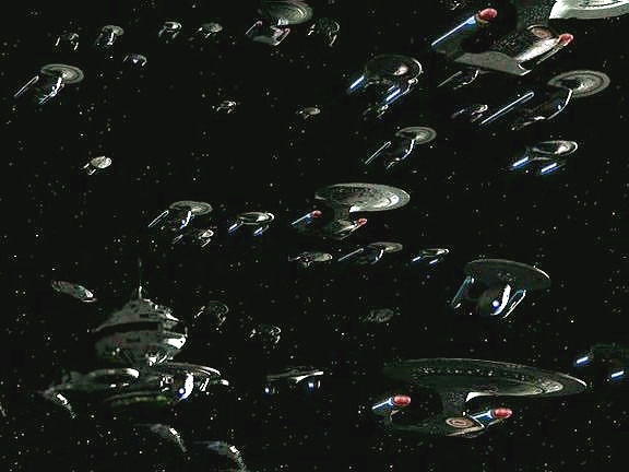 Od základny odlétá flotila více než 600 lodí dobýt Deep Space Nine zpět pro Federaci.