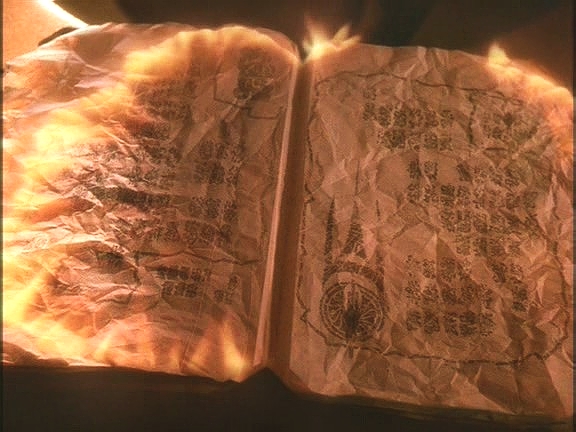 Krev z nože kápla na otvřenou knihu, ta krátce vzplála a objevily se texty. Winn a Dukat mají osvobodit Pah-wraithy z Ohnivých jeskyní, aby mohla začít obnova Bajoru.