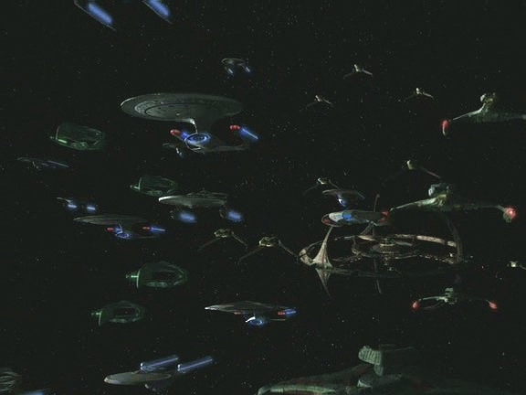 Od stanice vyrazila obrovská spojenecká flotila k poslední ofenzívě proti Cardassii. Kapitán Sisko velí nové USS Defiant a na palubě je i vyléčený Odo.