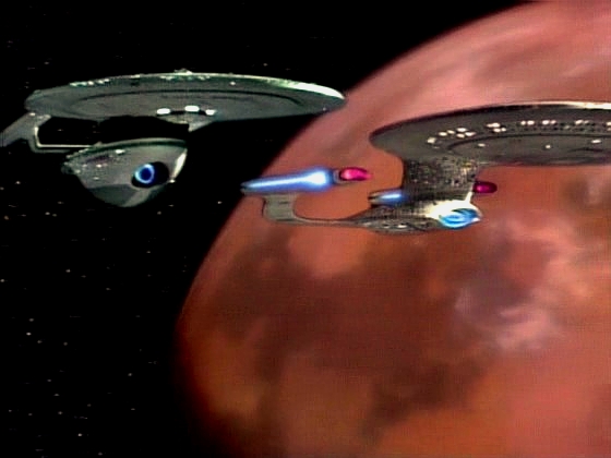 S admirálem McCoyem bezpečně na palubě USS Hood, bývalé působiště komandéra Rikera, odlétá.