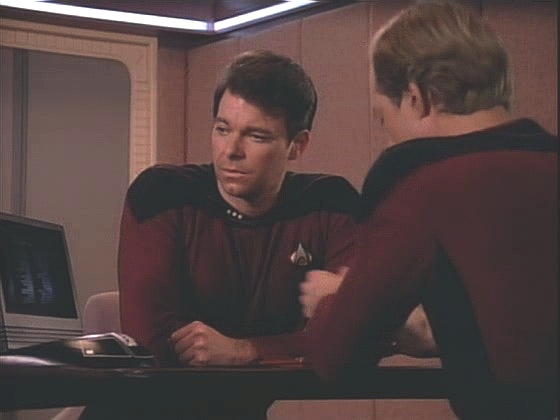 Komandér Remmick zjišťuje u posádky vše o kapitánu Picardovi a pátrá po chybách v jeho velení a po falšování záznamů v lodním deníku. Marně. 