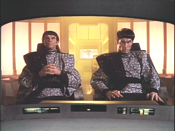 Komandér Tebok a subkomandér Thei přiznávají, že jejich hraniční základny také někdo ničí a že nemají tušení kdo. Pro tento jediný případ svolují ke spolupráci. Krize s Romulany je zažehnána.