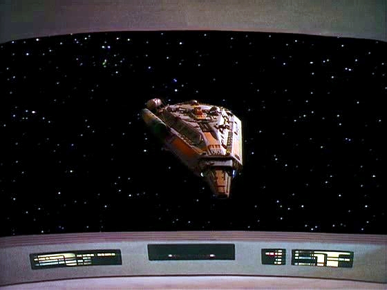 Ihned po jejich odletu zachytí Enterprise nouzový signál. Doleti k pakledské lodi Mondor, jejíž poněkud pomalejší posádka žádá o pomoc.