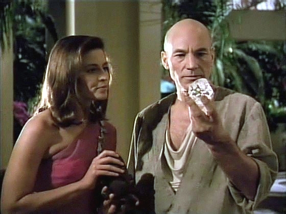 Picard si domyslel, co se stalo, a dal Rikerovi příslušný pokyn. Vash se pokouší vytratit se, ale Picard, který si vydedukoval, že tox uthat našla už dřív a skryla ho, ji přinutí dát mu ho.