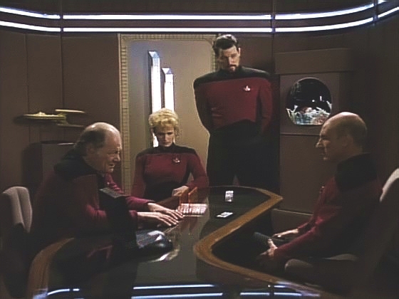 Admirál Hanson přivezl specialistku na Borgy Shelbyovou. Ambiciózní Shelbyová se kromě toho, že porazí Borgy, hodlá stát také prvním důstojníkem Enterprise.