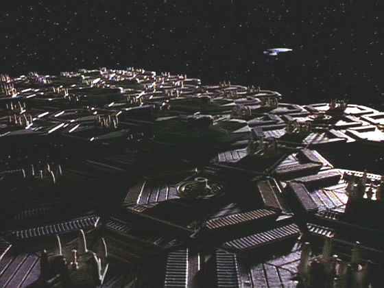 Enterprise má opravit radioteleskopový komplex Argus na samé hranici prostoru Federace.