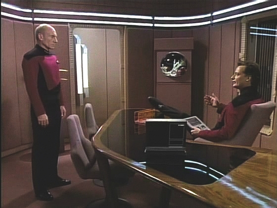 K dovršení všeho najde v pracovně Q, který vyhrožuje, že splatí svůj dluh. Q sledoval, že Picard chová city k Vash, a hodlá ho názorně poučit, že ho city činí zranitelným.