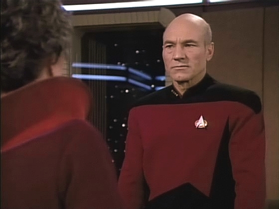 Picard chce další výslechy zastavit, ale admirál je o krok před ním. Je rozhodnuta "spiknutí" proti Federaci odhalit.
