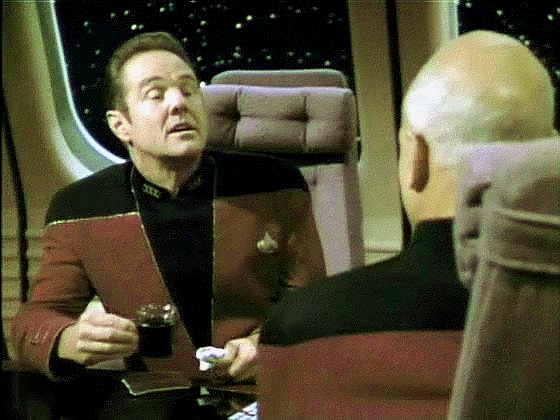 Kýchající admirál Kennely pověřuje Enterprise, aby našla bajorské teroristy, kteří zničili federační základnu na Solarionu IV.
