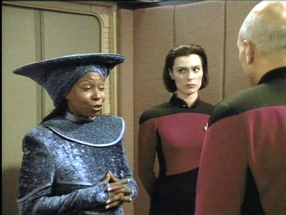 Guinan přesvědčila Ro, aby se Picardovi svěřila s tajnými rozkazy od Kennellyho. Měla Ortovi jeho jménem nabídnout zbraně za upuštění od teroristických akcí vůči Federaci.