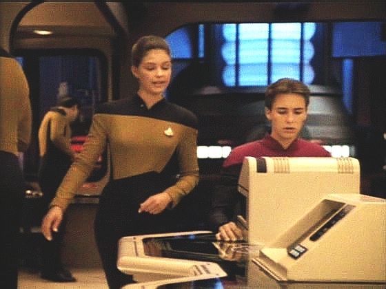 V té době přiletěl na Enterprise Wesley, který zde tráví několik dní volna. Zapojí se do kalibrování senzorů a ve strojovně se seznámí s praporčíkem Robin Leflerovou.