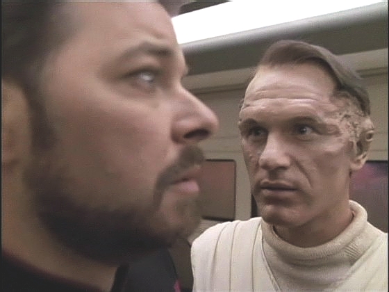 Riker zjišťuje, s kým Deanna mluvila naposledy, a vyptává se Jeva. Zanedlouho prožívá drásavou vzpomínku na katastrofu ve strojovně, a než upadne do kómatu, také vidí Jeva.