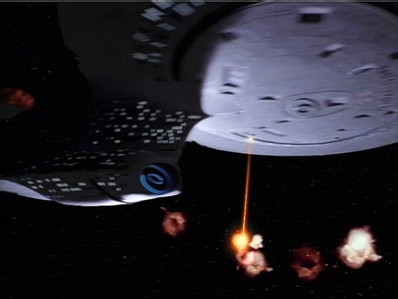 Enterprise narazila na hlídkové lodě Lysianů a příliš snadno je zničila. Kapitán má stále větší pochybnosti, protože si ani nemůže rozkazy ověřit.