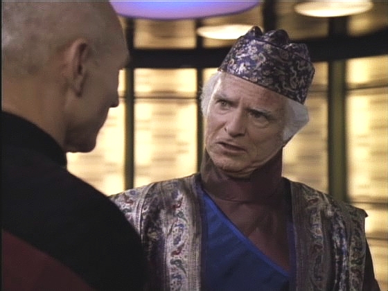 Picard dokázal své city ke Kamale tak kontrolovat, že Briam, kterému je dvě stě let, obdivuje jeho zásadovost a silnou vůli. I pro něj bylo totiž pokušení v Kamalině blízkosti velké. 
