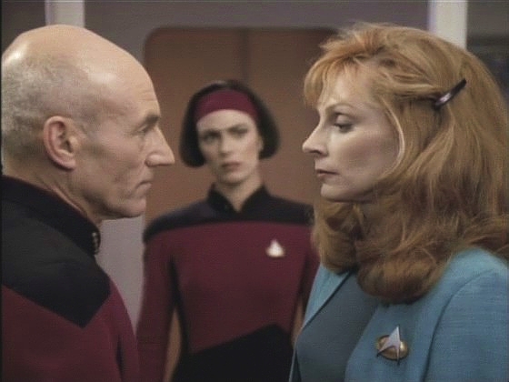 Při transportu zpět se Geordi a Ro prostě ztratí. Oba se proberou na Enterprise, ale nikdo je nevidí ani neslyší. Ro poslouchá, jak kapitán sděluje Beverly, že zahynuli.