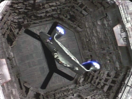 Poškozenou Jenolen bylo nutné odstřelit a Enterprise na poslední chvíli vylétá z Dysonovy sféry.