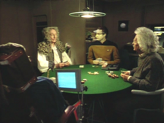 Dat musí přerušit svou partii pokeru se slavnými fyziky, když Enterprise zachytí nouzový signál z vědecké základny Federace na Ohniaka III.