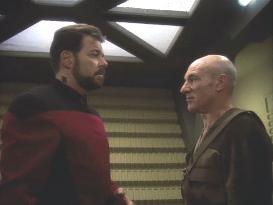 Na Baranově lodi našel kapitán příležitost, aby Rikerovi vysvětlil situaci. Toto nejsou obyčejní zloději památek, pátrají po něčem určitém a je nutné zjistit po čem a pro koho.