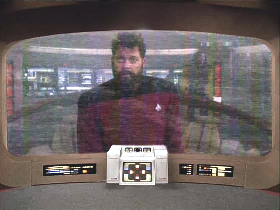 Cestou k trhlině raketoplán ostřeluje Riker z reality, kde galaxii ovládli Borgové a do níž se odmítá vrátit. Kapitán Riker tuto silně poškozenou Enterprise zničí, ač neúmyslně.